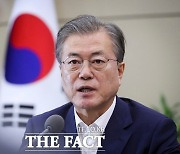 [속보] 文대통령 "윤석열 총장, 정치 염두하며 역할 한다고 생각 안 해"