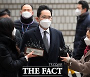'이재용 법정구속' 삼성·재계 '충격'.."한국 경제 악영향"