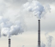 미세먼지 감축 약속한 기업 오염물질 배출량 25.3% 줄어