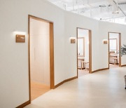 버츄어라이브, 쇼룸 형태 국내 최초 언택트 공유미용실 '세븐스 일산점' 오픈