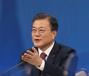 [속보]文대통령 "코로나 상황 안정되는대로 올해 시진핑 조기방한 노력"