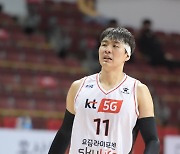 붕대 투혼 마다치 않는 '농구 코트 황선홍' 양홍석