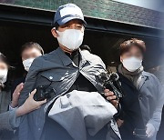 '김봉현 술 접대 의혹' 전·현직 검사 4명, 폭로 뒤 휴대전화 교체