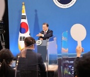 [속보] 文대통령 "김정은, 평화·대화·비핵화 의지 있다고 본다"