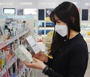 Cosmetics companies pivoted for lockdowns and masks