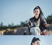 '달이 뜨는 강' 김소현, 첫 스틸 공개..얼굴에 튄 피+강렬 카리스마