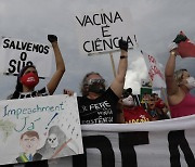브라질도 코로나 백신 2종 승인..대통령 퇴진 요구 계속돼