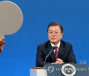 [속보] 文 "김정은, 평화·대화·비핵화 의지 있다고 봐"