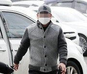 김포 아파트 경비원들 폭행한 30대 경찰 출석