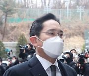 이재용 '질문에 묵묵부답'