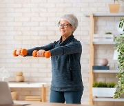 나이 든 사람에게 좋은 건강 운동법 6