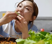 韓유튜버 "김치는 한국 음식" 당연한 말에..中 광고사 "계약해지"