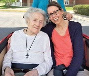 미국 108세 할머니, 코로나 완치 판정받아