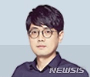 대입국어 1타 강사 박광일 댓글 조작 혐의 구속(종합)