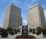 베낀 작품으로 문학상 의혹 남성, 표절아이디어로 공모전도 수상