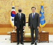 해리스 주한미국대사 접견하는 문재인 대통령