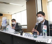 코로나19 치료제·백신 이상사례 관리체계 점검 앞둔 김강립 처장