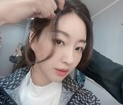 김사랑, 핑크 메이크업으로 더 어려진 미모 "봄이 오려나" [in스타★]
