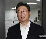 [프로필]'친화력' 황희 문체장관 내정자, 과거 '사병실명'노출 논란