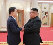 [뉴스분석]文대통령, '오경화' 대신 '한국의 키신저' 발탁한 까닭?