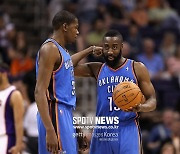 OKC 시절 회상한 하든 "그때는 어렸다, 지금은 농구에 눈 떠"