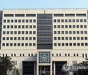 경찰서 인근서 '묻지마 흉기 테러'..30대 남성 징역 8년