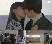 '런 온' 최수영♥강태오, 선 넘었다..'숨멎 키스'