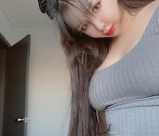 [N샷] '11kg 감량' 박봄, 타이트한 패션+V라인 턱선 인증