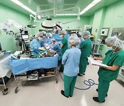 국내 최초 오른팔 이식 수술 성공..2018년 법적 허용 이후 처음