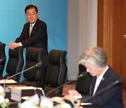 [News analysis] Will S. Korea's new foreign minister be able to find a solution to relations with N. Korea?