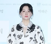 이영애, 4년만 드라마 복귀할까 "'경이로운 구경이' 제안" [공식입장]