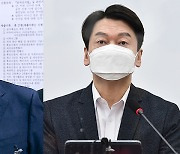 제각각 출발한 野 '경선열차'..'정책 승부' 내 건 민주당 속내는?