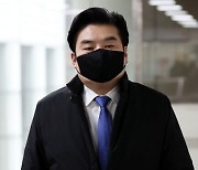 '불법 정치자금' 원유철..항소심서 징역 1년6개월