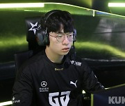 [LCK] 더 이상 T1 공포증은 없다..젠지, 조커픽 '자르반'으로 역전승