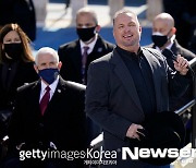 바이든 대통령 취임식에서 미소짓는 가스 브룩스[포토엔HD]