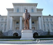 북한, 대학교육 개선방안 고심..연구형·현장형 나눠 추진