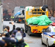 국방부, 성주 사드기지 장병 숙소 공사 차량 추가 반입