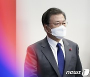 [속보]문대통령 국정지지율 37%..취임 후 또 최저-갤럽