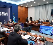 [사설] "한·일 관계 안정적" "새 남북 연락 기구" 황당한 외교·안보 보고