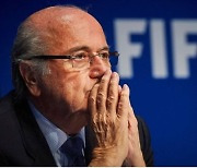'비리 의혹' 블라터 전 FIFA 회장, 혼수상태서 회복