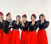 (여자)아이들, 신곡 '화'로 '엠카' 1위.."더 좋은 무대 보여드릴 것"
