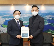 허성무 창원시장, 박영순 의원 만나 지역 현안 사업 논의