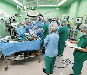 60대 뇌사자, 팔 이식 수술 성공.. 2018년 법제화 이후 첫 수술