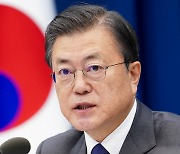 갤럽, 문대통령 지지율 37%..취임 후 최저치