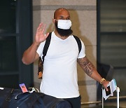 [ST포토] KT 알몬테 '편안한 차림으로 입국'