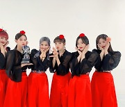 여자(아이들), 벌써 음악방송 2관왕..신곡 '화'로 글로벌 인기 입증