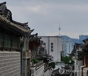 '북촌 가꾸기'에서부터 20년..서울 한옥 회고집