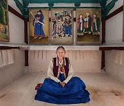 한국의 전통 신과 신화를 사진으로 탐구하다
