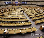 EU 의회, 중국 인권탄압 규탄 결의안 채택..투자협정에 제동