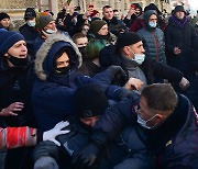 러시아 전역서 구금 나발니 지지 시위..극동 도시부터 시작